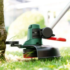 Bosch Coupe-bordure à Batterie Universalgrasscut 18V 2.5Ah 8 Bosch Coupe-bordure à Batterie Universalgrasscut 18V 2.5Ah -Promos Jardin Pro Magasin 1026002 1474150