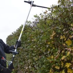 Outil Multi Fonctions 4 En 1 - 33cc + 40m De Fil -Promos Jardin Pro Magasin ff8debee2d82106d